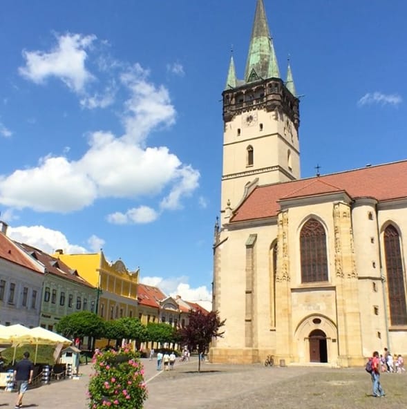 Fotka centra Prešova s historickými budovami